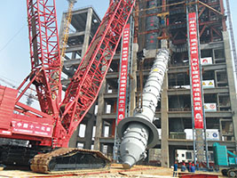 3. Lifting of 688-ton Cooling Tower and 625-ton Gasifier for 600,000 Tons/Year Methanol Project in Hebi by 1600-ton Hydraulic Lifting Device