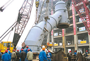 4. Lifting of Gasification Equipment for 500,000 Tons/Year Methanol Project in Luoyang by 1600-ton Hydraulic Lifting Device