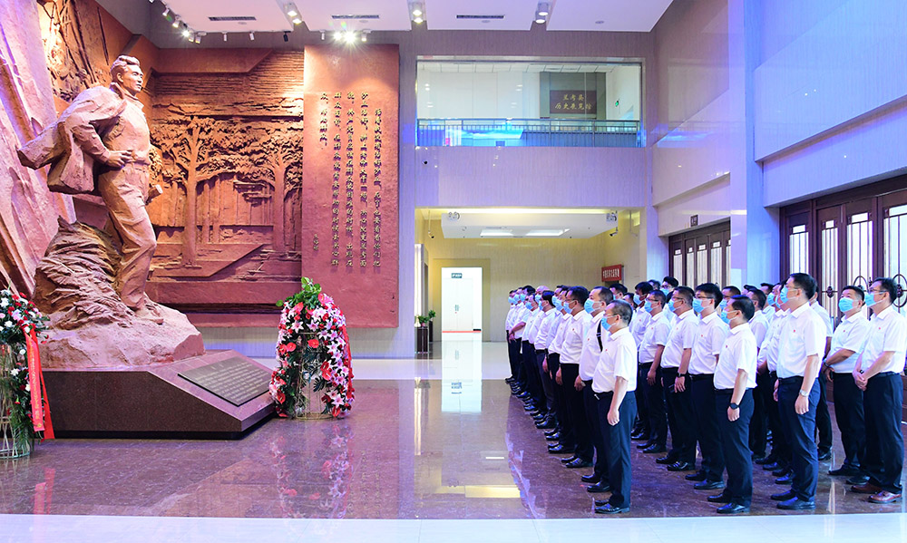 Party Members and Cadres Visit Jiao Yulu Exhibition Hall, June 2022